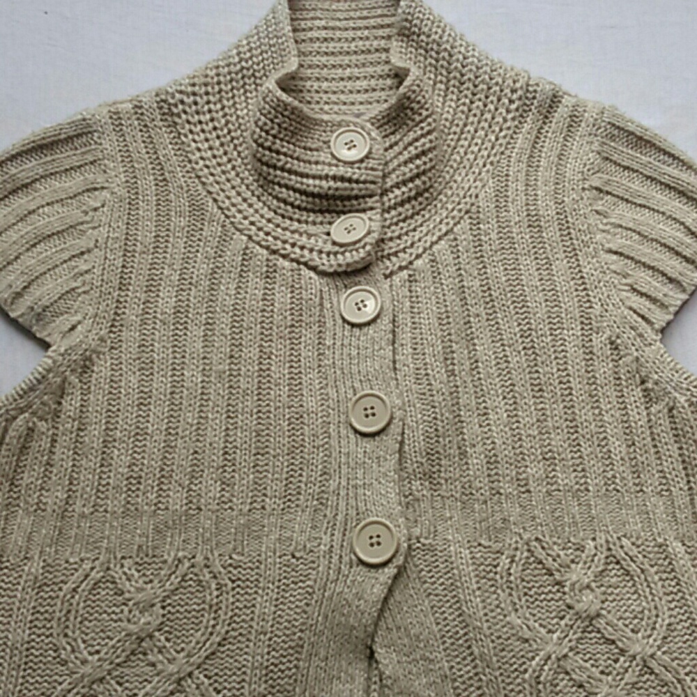 SALE! Pretty flared sweater - Picture 2 of 4
